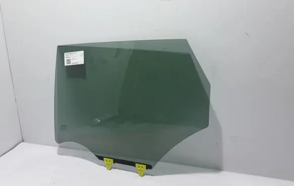 Renault Kadjar Rear door window glass 823016746R