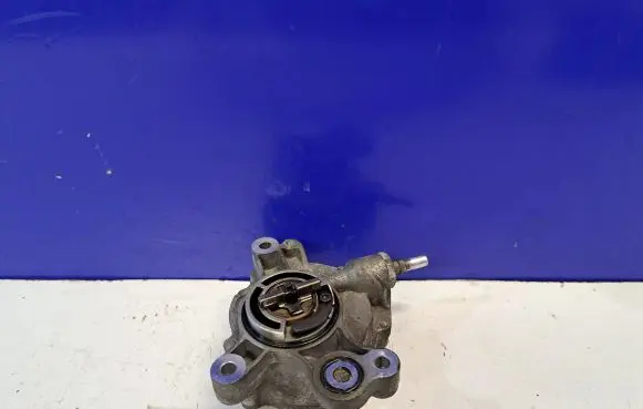 Volvo S40 Vacuum pump 30725859