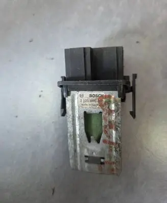 Volkswagen Polo III 6N 6N2 6NF Heater blower motor/fan resistor 3131090055