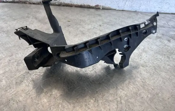 Audi A4 S4 B8 8K Headlight/headlamp mounting bracket 8K0805607B