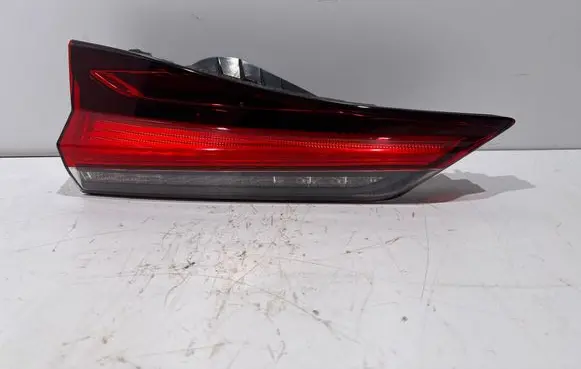 Lexus CT 200H Tailgate rear/tail lights LR5B12V3