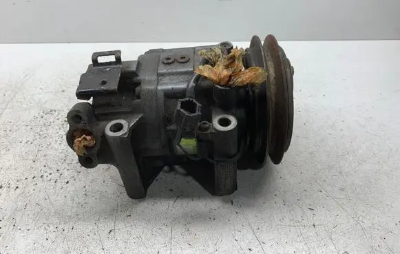 Nissan X-Trail T30 Air conditioning (A/C) compressor (pump) 926005M301 1880439 45010