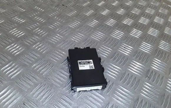 Toyota Yaris Engine control unit/module 896900D050