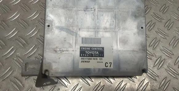 Toyota Avensis T250 Engine control unit/module 8966105C71