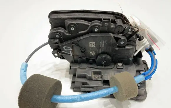 BMW X4 G02 Front door lock 9492091
