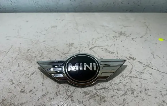 Mini Cooper Countryman F60 Manufacturer badge logo/emblem NR26440