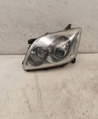 Toyota Avensis T250 Headlight/headlamp