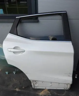 Nissan Qashqai Rear door 
