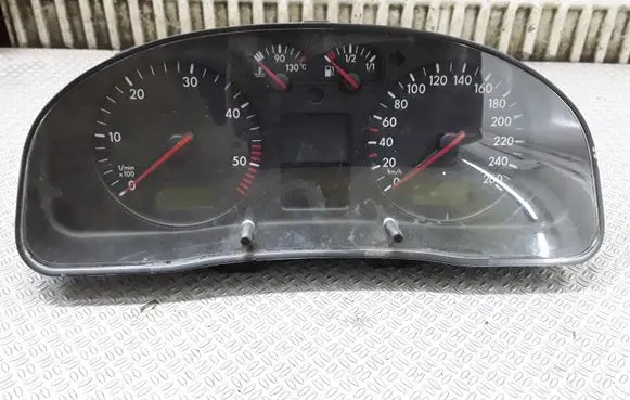 Volkswagen PASSAT B5 Speedometer (instrument cluster)