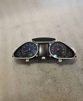 Audi A6 S6 C6 4F Speedometer (instrument cluster) 4F0920900R 4F0910900A