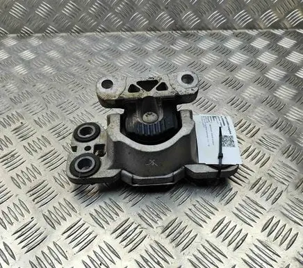 Land Rover Range Rover Evoque L538 Engine mount bracket EJ327M121AD