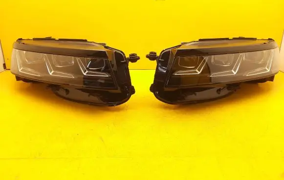 Volkswagen Touareg III Headlight/headlamp 761941081F 761941082F
