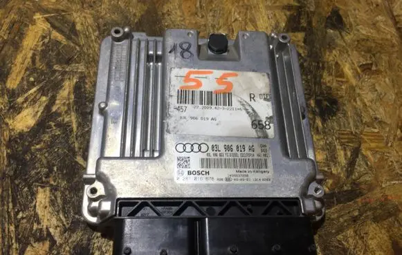 Audi A6 S6 C6 4F Engine control unit/module ECU