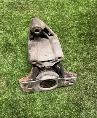 Nissan NV200 Engine mount bracket 8200499925