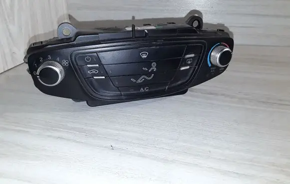 Ford Transit Courier Climate control unit E1071049B2 AV1T18549