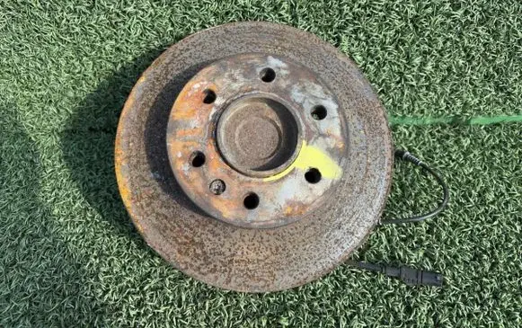 Mercedes-Benz Sprinter W906 Front wheel hub spindle knuckle 9064210112 A9064210112