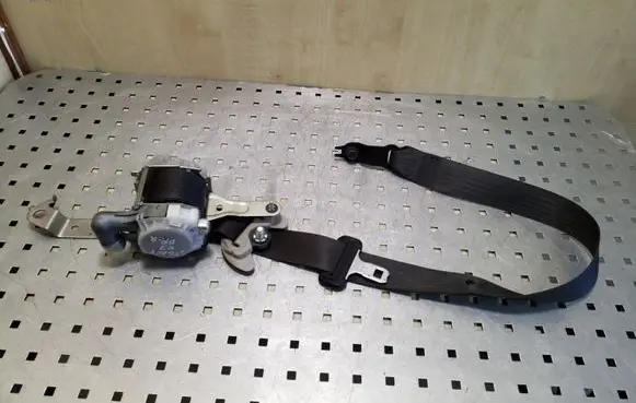 Subaru Legacy Front seatbelt 7Q7050P H074101 G087917