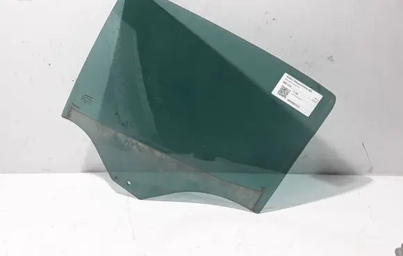Renault Megane IV Rear door window glass 823011727R