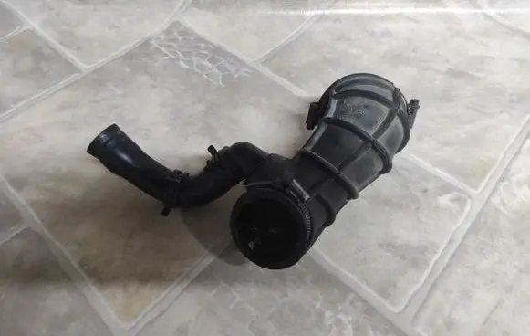 Opel Zafira A Air intake hose/pipe 90530768