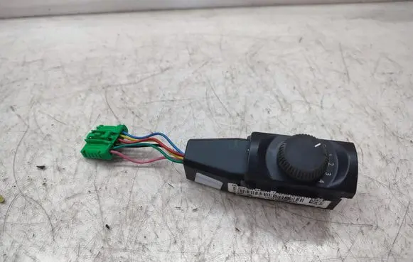 Peugeot 5008 Interior fan control switch 96846886XT