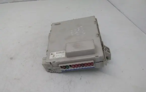 Lexus GS 300 350 430 450H Fuse module 8267030250