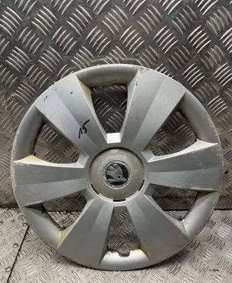 Skoda Rapid (NH) R15 wheel hub/cap/trim 6V0601147C