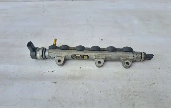 Nissan Qashqai Fuel main line pipe 8200718753 0281002840 0281002800