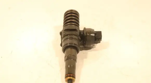 Seat Leon (1P) Fuel injector 0414720313