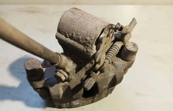 Opel Vectra C Rear brake caliper