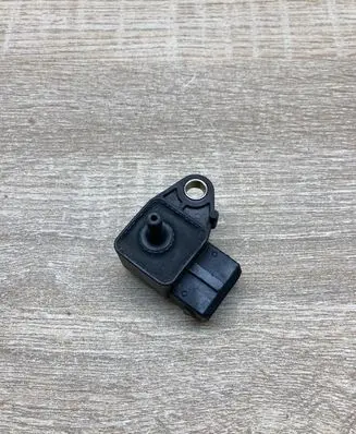 BMW 5 E39 Air pressure sensor 2244674