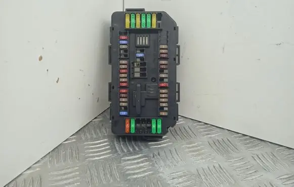 BMW 4 F36 Gran coupe Fuse box set 9389068