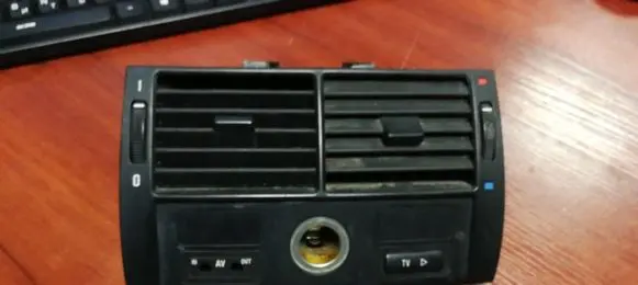 BMW X5 E53 Rear air vent grill 8370911