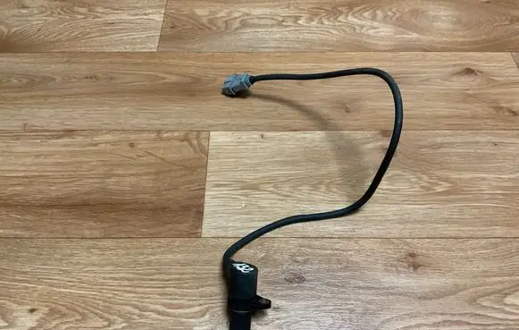 Volkswagen PASSAT B5 Crankshaft position sensor 050906433