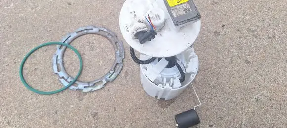 KIA Pro Cee'd III In-tank fuel pump 31110J7100