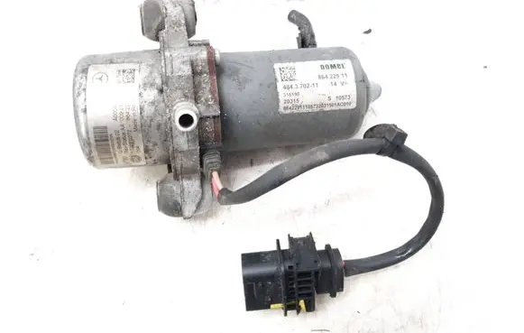 Mercedes-Benz C W205 Vacuum pump A0004303832 86422823 00928632