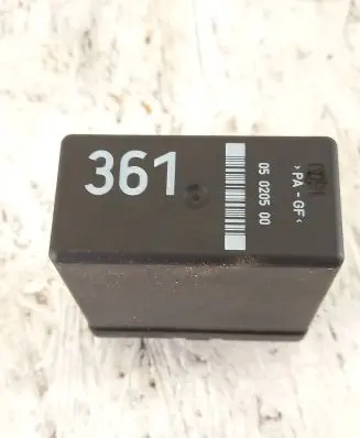 Audi A4 S4 B5 8D Window wiper interval relay 4A0907440 05020500