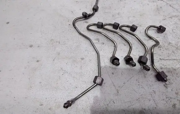 Nissan Qashqai Fuel injector supply line/pipe 