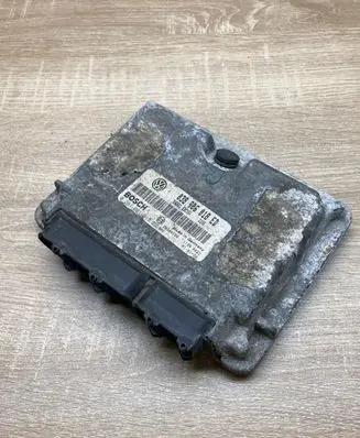 Volkswagen Polo III 6N 6N2 6NF Engine control unit/module ECU 038906018ED 0281001915