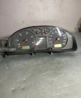 Volkswagen PASSAT B5 Speedometer (instrument cluster) 3B1919860C 110008919017