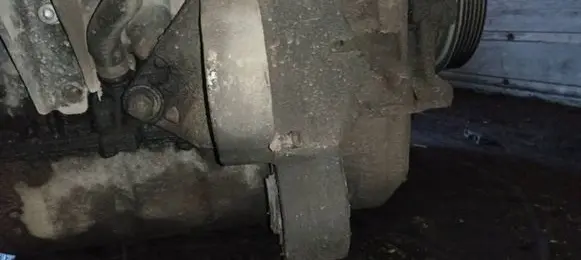 Peugeot 406 Engine mounting bracket