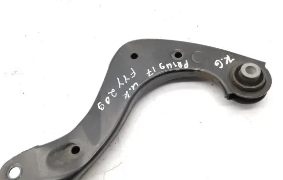 Toyota Prius (XW50) Rear upper control arm/wishbone