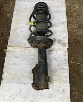 Chevrolet Orlando Front shock absorber/damper 13307871 3190