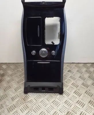 Infiniti Q70 Y51 Center console