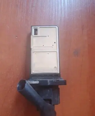 Nissan Juke I F15 Mass air flow meter 226807S000