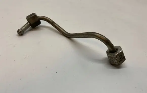 Chevrolet Captiva Fuel injector supply line/pipe 