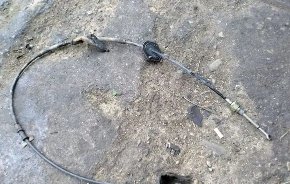 Nissan Almera Gear shift cable linkage