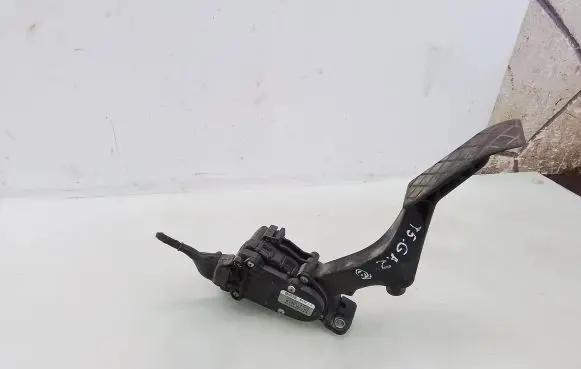 Volkswagen Transporter - Caravelle T5 Accelerator throttle pedal 7H1721503D