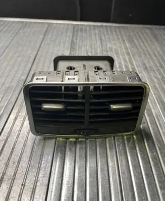 Audi A6 S6 C6 4F Rear air vent grill 4F0819203