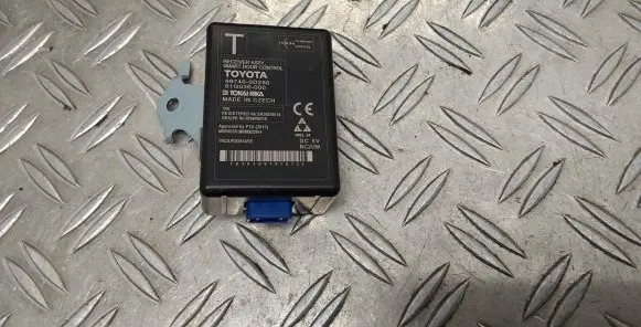 Toyota Yaris Door control unit/module 897400D280