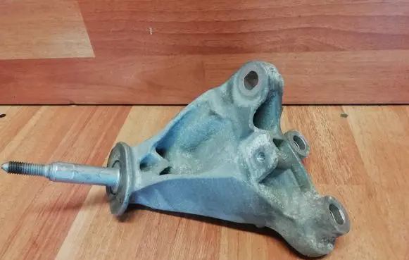 Renault Zoe Gearbox mounting bracket 112532098R